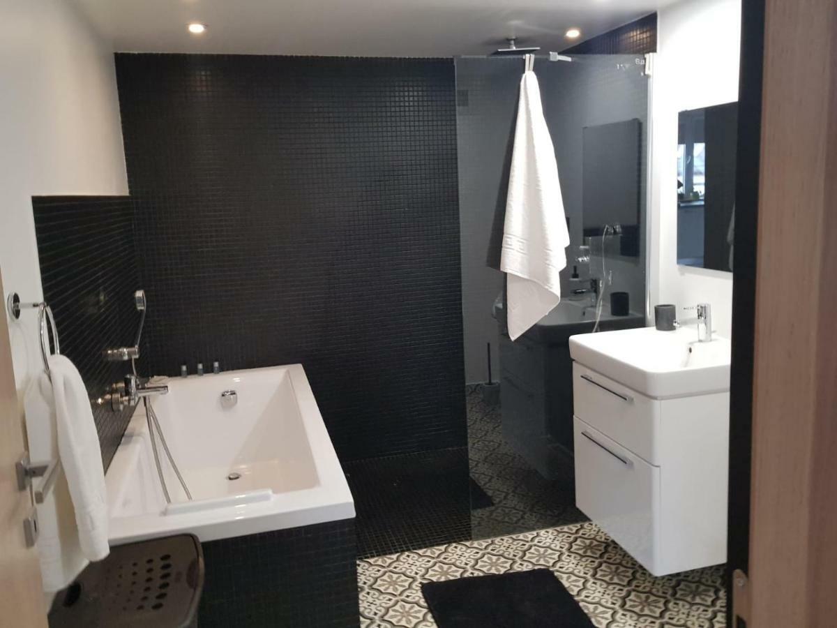 Leisure Apartmens Brasov Leilighet Eksteriør bilde